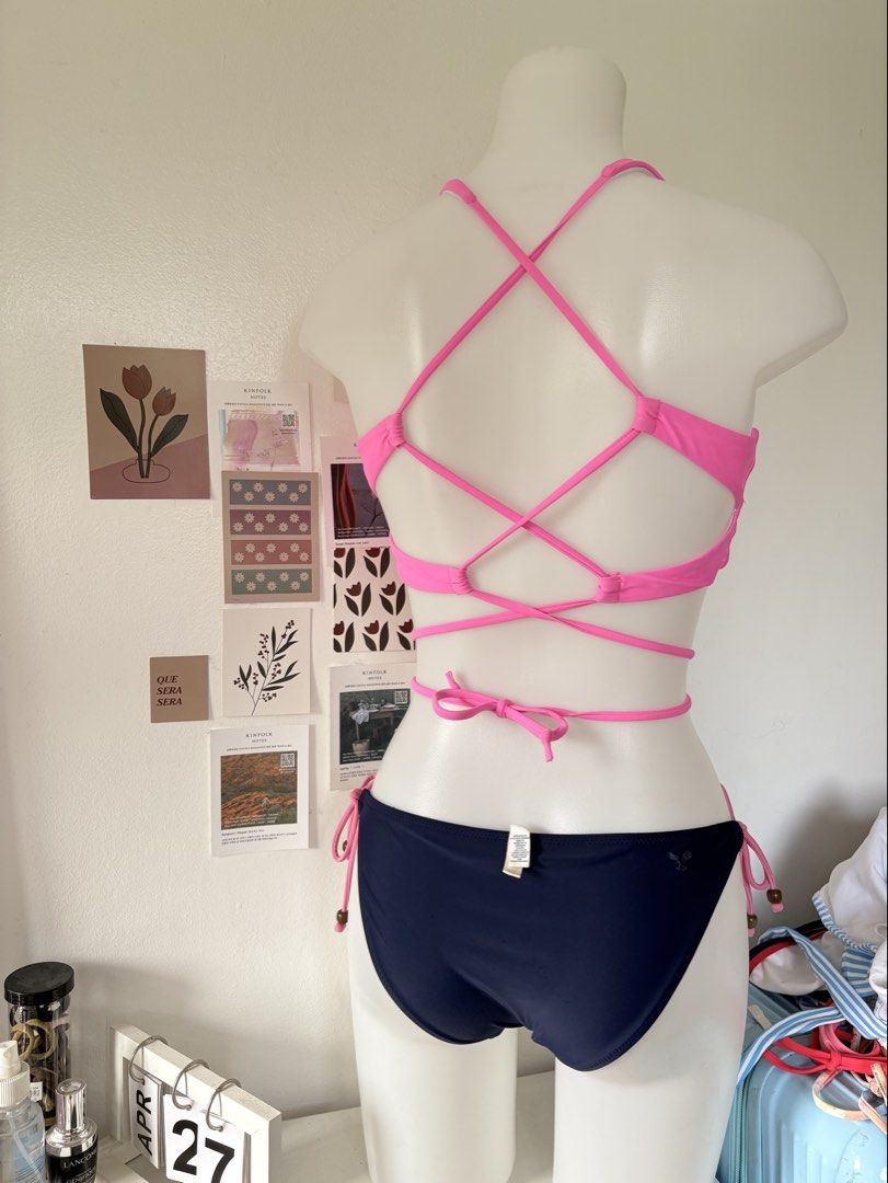 american eagle set (Category: Bikinis & Swimsuits) located in Manila. Submitted by lavieelle (Listing ID 1466207703, Image 2). Description: - authentic american eagle set - best fit small to medium frames - bought in the states, no flaws - rfs: decluttering .