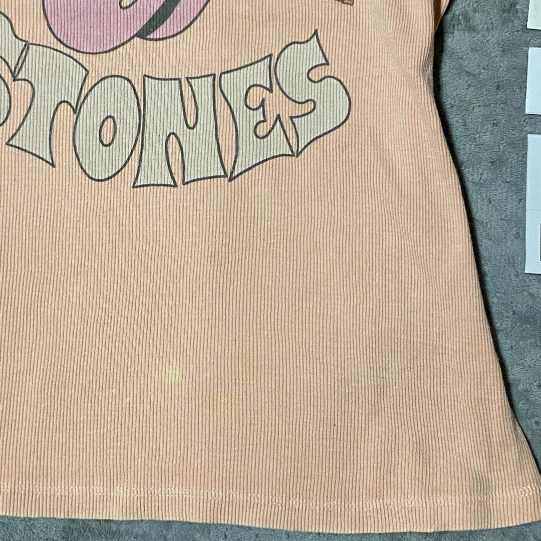 American Eagle x Rolling Stones (Category: Sleeveless) located in Ajuy. Submitted by savvyclassics (Listing ID 1466310846, Image 2). Description: Large to X Large has dot stain.