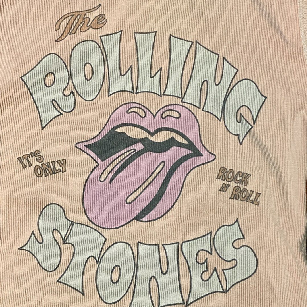 American Eagle x Rolling Stones (Category: Sleeveless) located in Ajuy. Submitted by savvyclassics (Listing ID 1466310846, Image 3). Description: Large to X Large has dot stain.