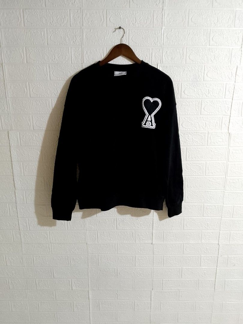 AMI LONG SLEEVE (Category: Tshirts & Polo Shirts ) located in Tabaco. Submitted by zerothreethrift (Listing ID 1466294464, Image 1). Description: AMI LONG SLEEVE SIZE MEDIUM EXCELLENT PM IF INTERESTED ALBAY LOCATION.