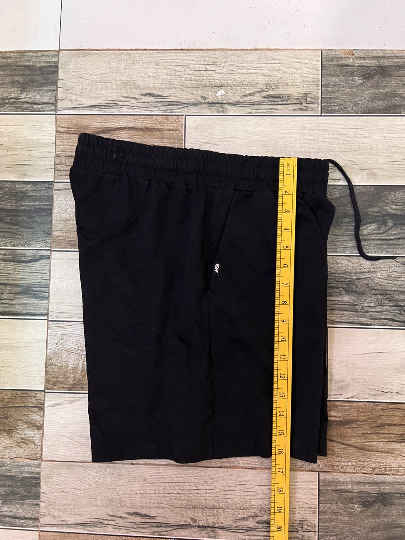 Anta cotton shorts (Category: Shorts) located in Silay City. Submitted by jeffreyxsummer (Listing ID 1466249307, Image 2). Description: See photo for more details.