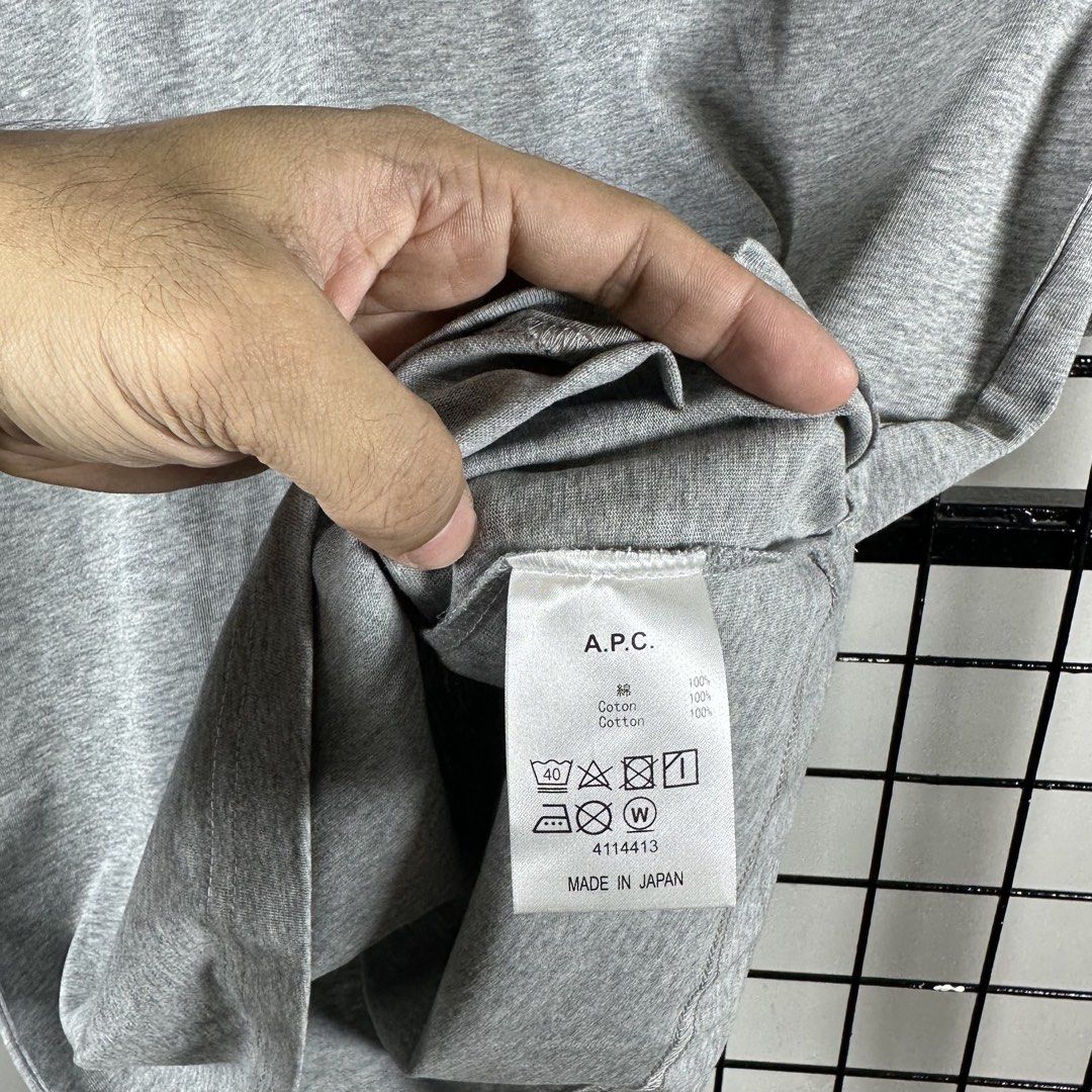 APC (Category: Activewear) located in Talavera. Submitted by puppyinsane (Listing ID 1466294692, Image 3). Description: JAPAN RELEASE AUTHENTIC AVAILABLE SIZE MEDIUM AND LARGE.