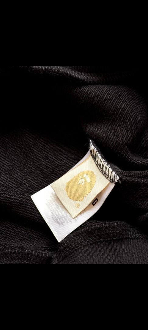 BATHING APE/ BAPESTA HOODIE JACKET (Category: Hoodies) located in Caloocan City. Submitted by brightcloud.77e2c0 (Listing ID 1466212061, Image 2). Description: Fit to Medium.