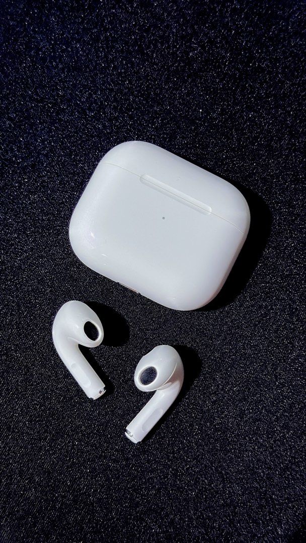 Apple AirPods 3rd Generation with Lightning Charging Case (Category: Headphones & Headsets) located in Cavite. Submitted by __elizagarcia.xi (Listing ID 1466200813, Image 2). Description: - Authentic Apple AirPods 3rd Generation - Lightning connector charging case included - Comes with original retail box - Clean white finish, well-maintained - Delivers great sound quality with a comfortable fit - Neatly packed back into the original box.