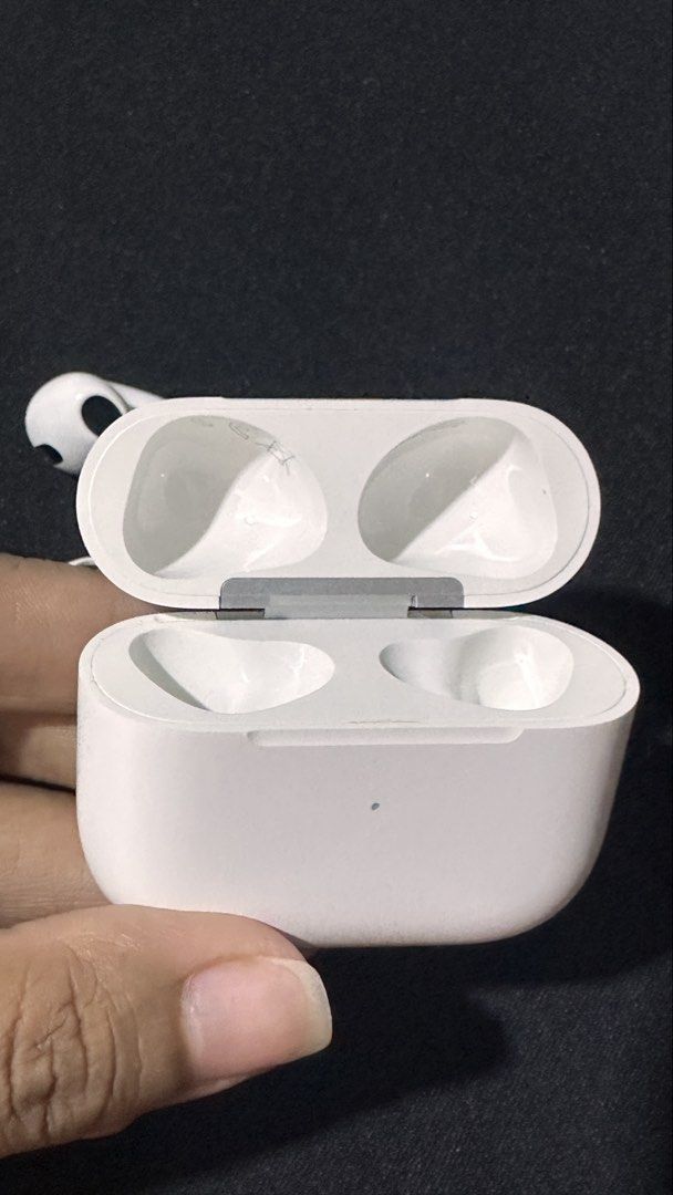 Apple AirPods 3rd Generation with Lightning Charging Case (Category: Headphones & Headsets) located in Cavite. Submitted by __elizagarcia.xi (Listing ID 1466200813, Image 3). Description: - Authentic Apple AirPods 3rd Generation - Lightning connector charging case included - Comes with original retail box - Clean white finish, well-maintained - Delivers great sound quality with a comfortable fit - Neatly packed back into the original box.
