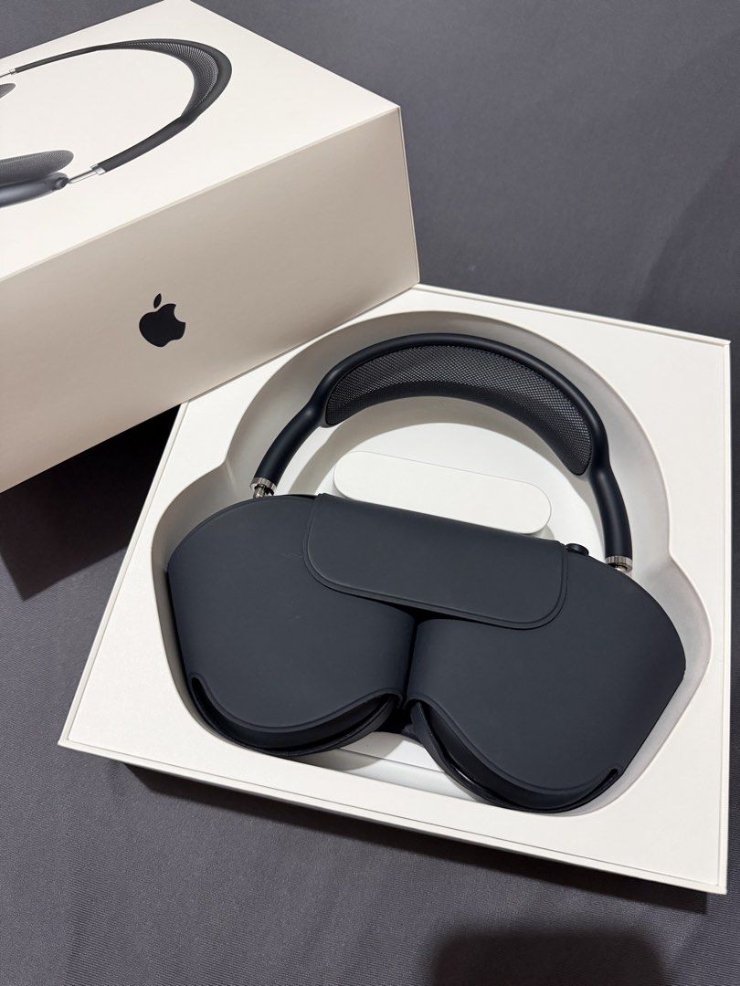 Apple AirPods Max 2 Midnight (Category: Headphones & Headsets) located in Caloocan City. Submitted by aetong15 (Listing ID 1466309919, Image 3). Description: For sale or swap Airpods Max 2 Midnight Around 97% smoothness, 2 scratches see last two pics 3 months old Under warranty ‘til 8/1/2027 Complete with box, smart case and cord RFS: Too many headphones, also selling Sony-WH1000XM6 QC/Caloocan or halfway meetup.