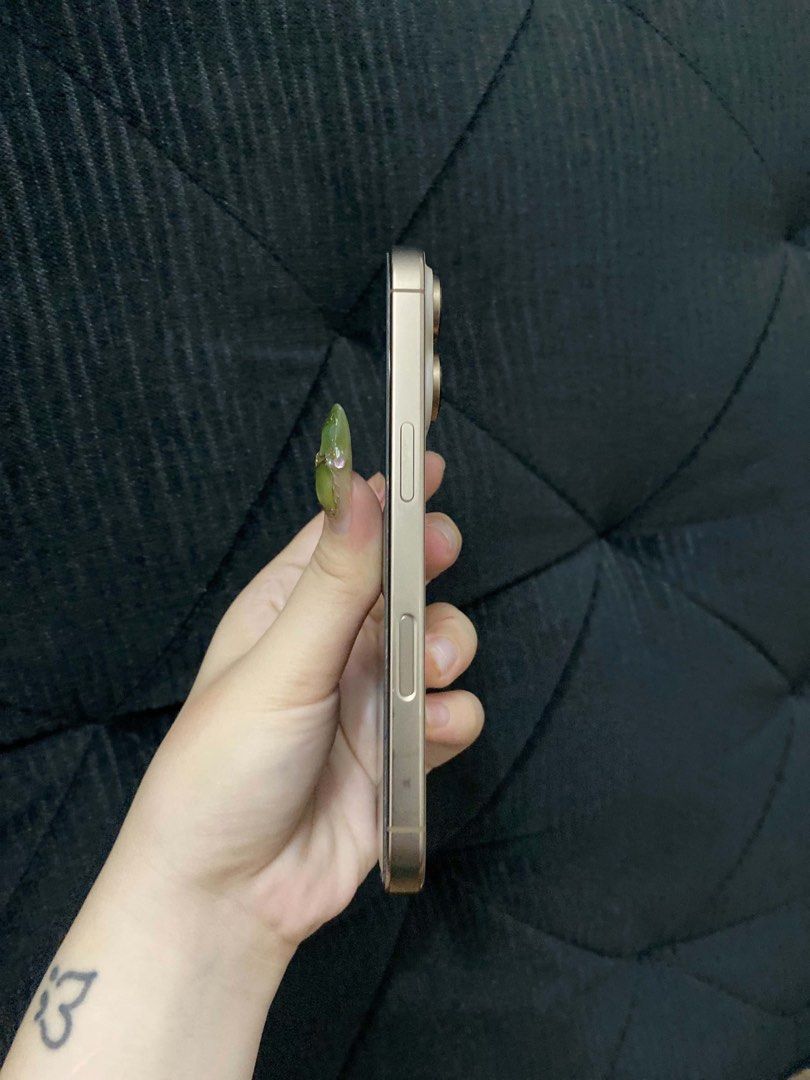 Apple iPhone (Category: iPhone 16 Series) located in Paranaque City. Submitted by radicalss (Listing ID 1466229356, Image 3). Description: Iphone 16 Pro 256gb Desert Titanium Good as new 89% batthealth No issues Complete package with many cases and free adapter Has a minor dent Selling price: 42k Open for swap.