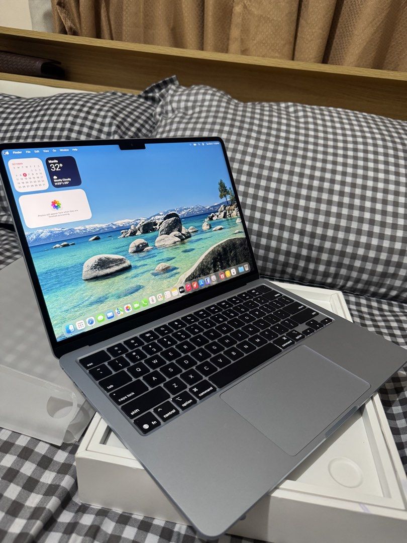 Apple MacBook Air M4 (Category: Laptops & Notebooks) located in Makati City. Submitted by rhedz_gadgets (Listing ID 1466312284, Image 3). Description: MACBOOK AIR M4 13inch 2025 M4 chip 16GB Memory 256ssd 34Cycle count 100% BATTERY HEALTH Sligthly use Complete with box pouch charger and keyboard protector.