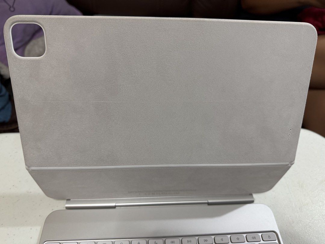 Apple Magic Keyboard for iPad Pro M5, M4 (Category: Cases & Sleeves) located in Quezon City. Submitted by james.mrco (Listing ID 1466204678, Image 3). Description: FOR SALE ONLY SLIGHTLY USED IPAD MAGIC KEYBOARD 13 INCH White color for IPAD PRO M5, M4. Still Presentable, Like New..No Box, Serial Number posted, Actual Photos posted. All Keys Working, No sign of Peeling. Compatible with iPad Pro 13 INCH .M5, M4. Check all you want upon meet up, Qc 