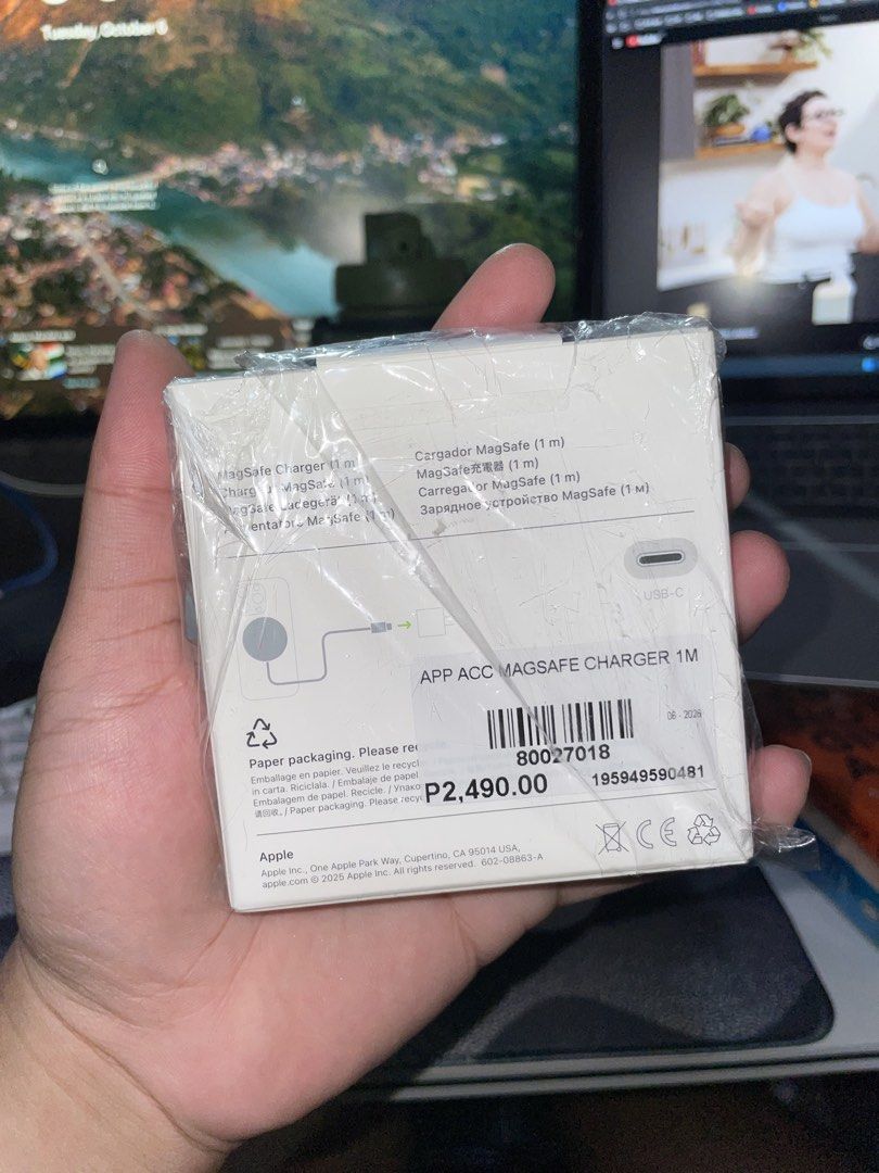 Apple Magsafe Charger (1m) [iPhone] (Category: Chargers) located in Taguig. Submitted by johncmontales (Listing ID 1466226817, Image 2). Description: 🍎 PREOWNED APPLE MAGSAFE CHARGER (1M) Selling my Original Apple MagSafe Charger (1 meter) 🤍 📦 Condition: Preowned / Barely Used ✨ Used only around 2 to 5 times, mint condition! After that, nakatambak na lang kaya I’m letting it go. • Original Apple MagSafe Charger • 1-meter cable, USB-C • Purchas