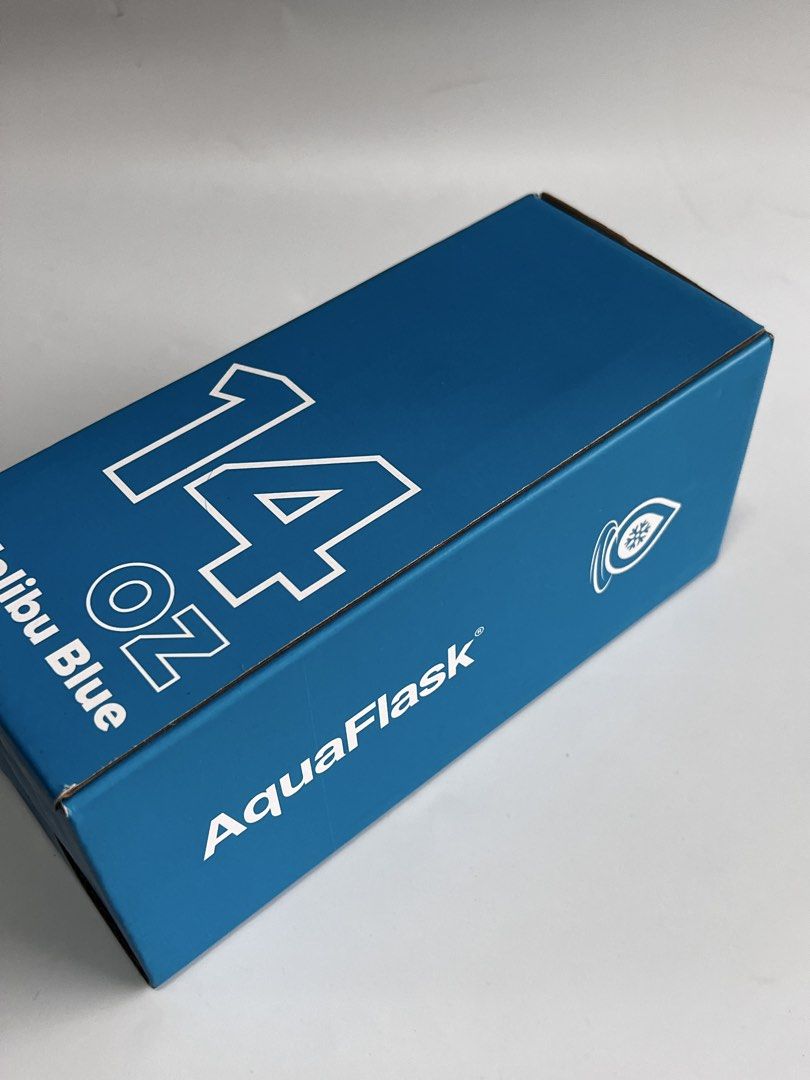 Aqua Flask 14oz (Category: Water Bottles & Tumblers) located in Paranaque City. Submitted by closetclub308 (Listing ID 1466289310, Image 2). Description: Aqua Flask 14oz Brandnew Never used but has minimal flaw under the bottle (see photo) RFS: too much water bottles .