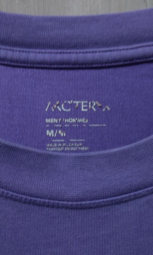 Arc'teryx Cormac Logo Crew Shirt (Category: Tshirts & Polo Shirts ) located in Solano. Submitted by johnpaulsanmiguel (Listing ID 1466200981, Image 2). Description: Size Medium on tag Width 22 pwede pa 23 Length 27 Super Good excellent Flaws tags lang malapit na mabura sa design over all walang issues 9.3/10 color rate Declared Authentic since bago ko ipost Legit naman daw..