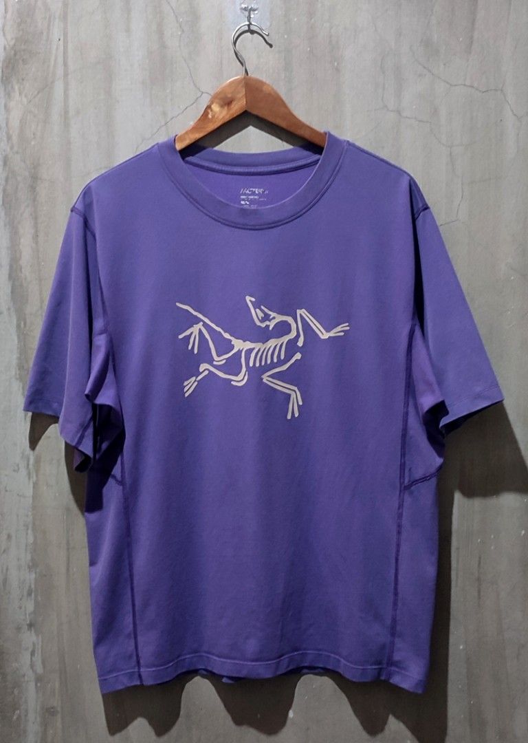 Arc'teryx Cormac Logo Crew Shirt (Category: Tshirts & Polo Shirts ) located in Solano. Submitted by johnpaulsanmiguel (Listing ID 1466200981, Image 1). Description: Size Medium on tag Width 22 pwede pa 23 Length 27 Super Good excellent Flaws tags lang malapit na mabura sa design over all walang issues 9.3/10 color rate Declared Authentic since bago ko ipost Legit naman daw..