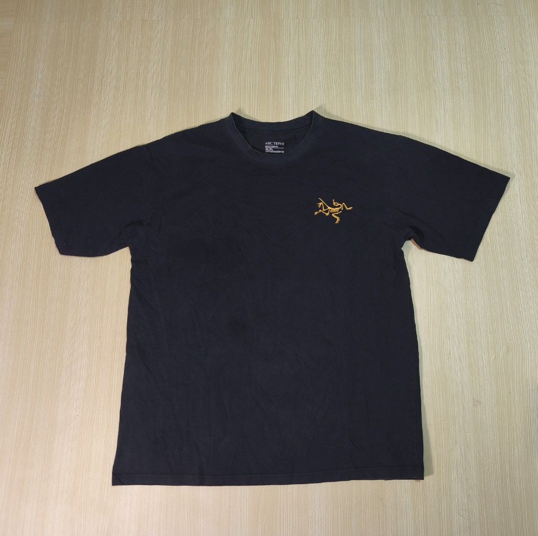 Arc'teryx Solarium SS Tee Black Size XL (Category: Tshirts & Polo Shirts ) located in Santo Tomas. Submitted by ThriftyTeng07 (Listing ID 1466159493, Image 1). Description: Arc'teryx Cotton Tee XL on tag (21x27) Fits Large to XL Sign of usage pang harabas nyo nlang 300+SF ONLY #arcteryx.