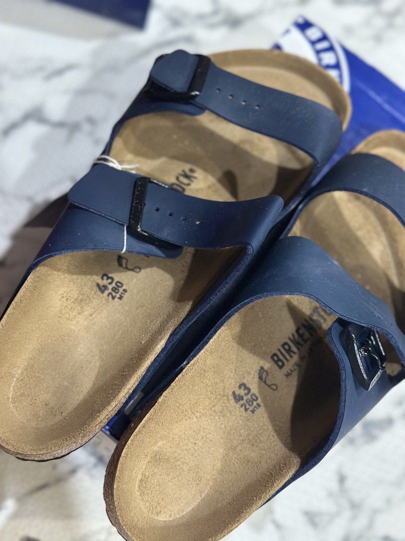 Arizona BS Birks (Blue) (Category: Slippers & Slides) located in Cavite. Submitted by art_declutter (Listing ID 1466173395, Image 3). Description: Bnew with box.