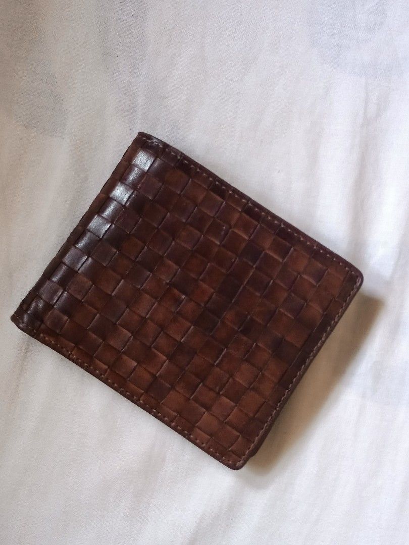 Arnold Palmer Bi Fold Wallet (Category: Wallets & Card Holders) located in Bulacan. Submitted by ssirc (Listing ID 1466269828, Image 1). Description: Arnold Palmer Leather Bi Fold Wallet Excellent Condition‼️ 880+sf.