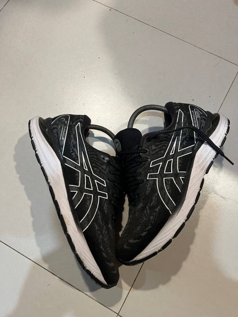 ASICS GEL CUMULUS 23 (Category: Sneakers) located in Quezon City. Submitted by alternativefinds (Listing ID 1466185757, Image 1). Description: FOR SALE ASICS GEL CUMULUS 23 RUNNING SHOES SIZE 8 US ISSUE STRACTHES AND MINIMAL HEELDRAG LOC COMMONWEALTH QC DM TO PURCHASE.