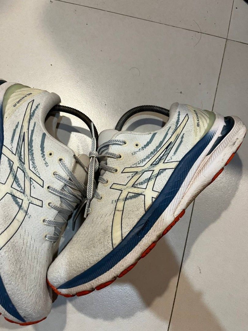 ASICS GEL KAYANO 29 (Category: Sneakers) located in Quezon City. Submitted by alternativefinds (Listing ID 1466185474, Image 3). Description: FOR SALE ASICS GEL KAYANO 29 WHITE DEEP OCEAN SIZE 9 US SECOND HAND MINIMAL HEELDRAG AND NEED LITTLE BIT CLEAN.