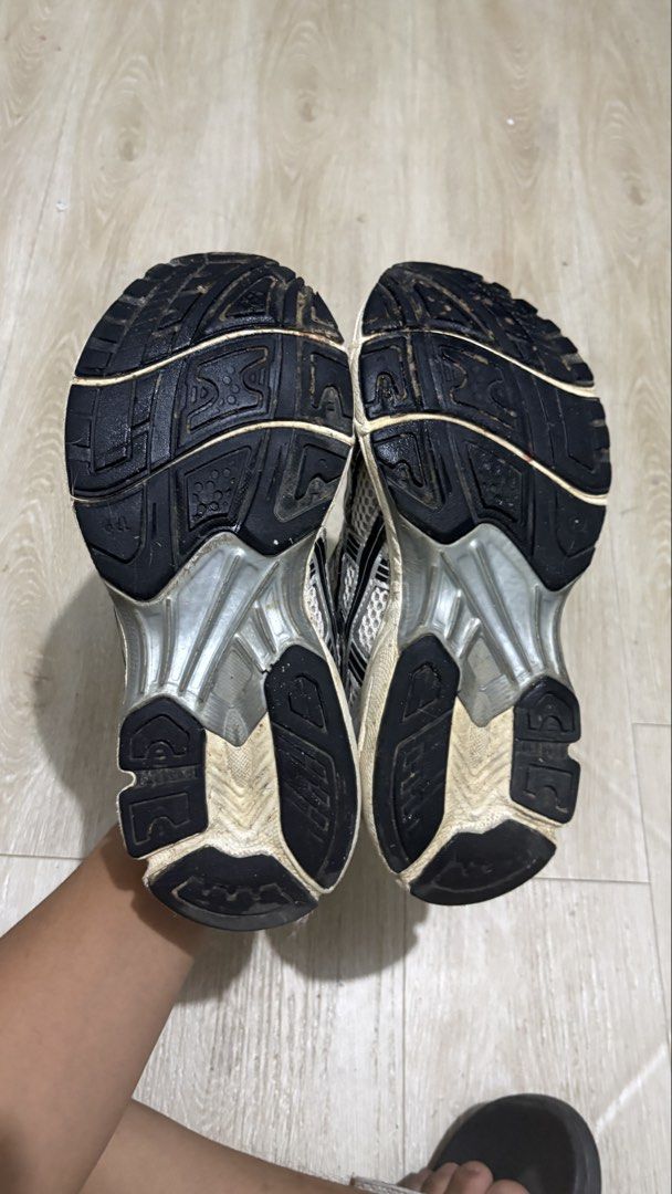 Asics Gel-Kayano sneakers (Category: Sneakers) located in Bacoor. Submitted by shoesforsale.com (Listing ID 1466174015, Image 3). Description: - Brand: Asics running shoes -size 7 mens, 8.5 womens - no box.