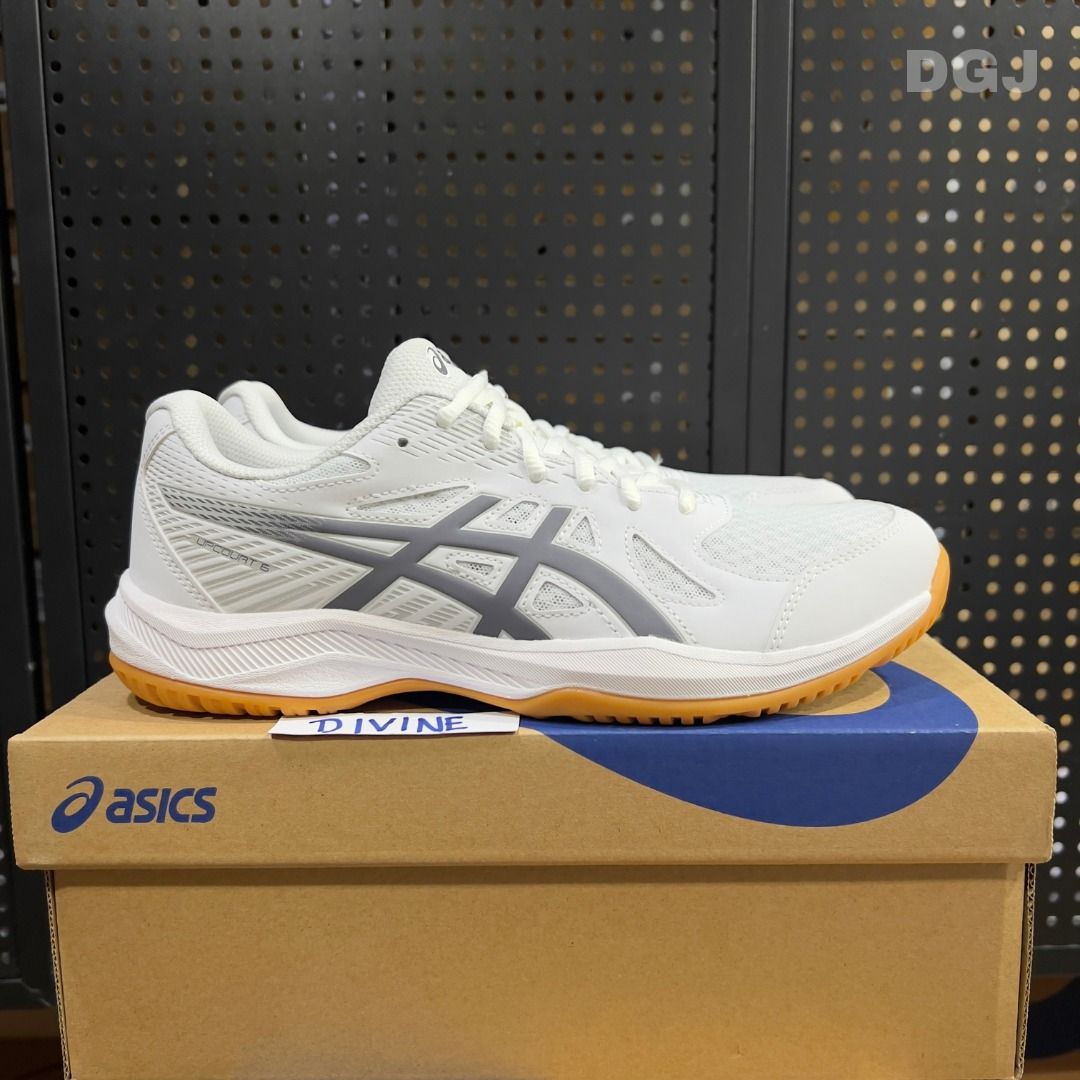 UPCOURT 6 White Carbon (Category: Sneakers) located in Pasig City. Submitted by divvvineee (Listing ID 1466188479, Image 2). Description: ASICS Upcourt 6 lightweight indoor court shoes for volleyball and badminton. ASICS UPCOURT 6🏐 White/Foggy Teal🌫️ 🩵 💰 ₱4,290 🚚 FREE SHIPPING NATIONWIDE 🇵🇭 Sizes Onhand: 5w / 6w / 6.5w / 7w / 7.5w / 8w / 8.5w / 9.5w 💳 Mode of Payment E-wallets Bank Transfer COD — ₱1,000 down payment required + 5% COD fee 