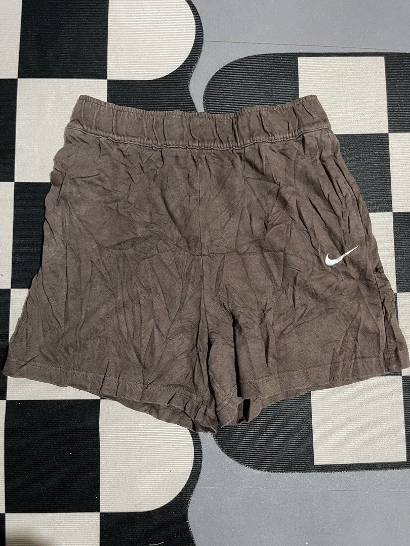 Aspack Nike Shorts Bundle Size S Brown Black Orange (Category: Activewear) located in Las Pinas. Submitted by PrelovedbyYel (Listing ID 1466162328, Image 3). Description: - Set of 3 Nike shorts (Brown, Black, Peach Orange) - Size: S - Material: Comfortable cotton fabric - Features: Elastic waistband with white embroidered swoosh logo - Origin: Made in Vietnam and Cambodia - Best for: Lounging or workouts - Selling as a bundle only.
