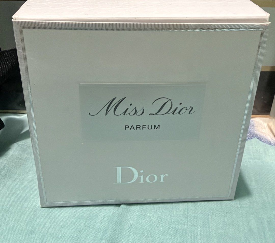 Assorted Designer and Niche Perfumes Collection (Category: Fragrance & Deodorants) located in Paranaque City. Submitted by crisnold2123 (Listing ID 1466173807, Image 3). Description: - 100% Authentic fragrances from top brands - Available scents: Mary Greenwell Plum, Lattafa Mayar, Jo Malone English Pear & Sweet Pea, Carolina Herrera Good Girl, Tommy Hilfiger (Forever Tommy Girl, Tommy Now Girl), Calvin Klein Eternity, and Miss Dior Parfum - Mult
