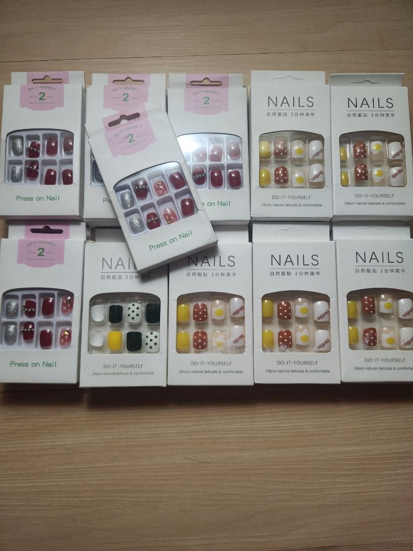 Assorted Press-On Fake Nails Sets (Category: Hands & Nails) located in Manila. Submitted by iowax (Listing ID 1466248269, Image 1). Description: Decluttering DIY Nails set 21 pieces no glue Selling as is..