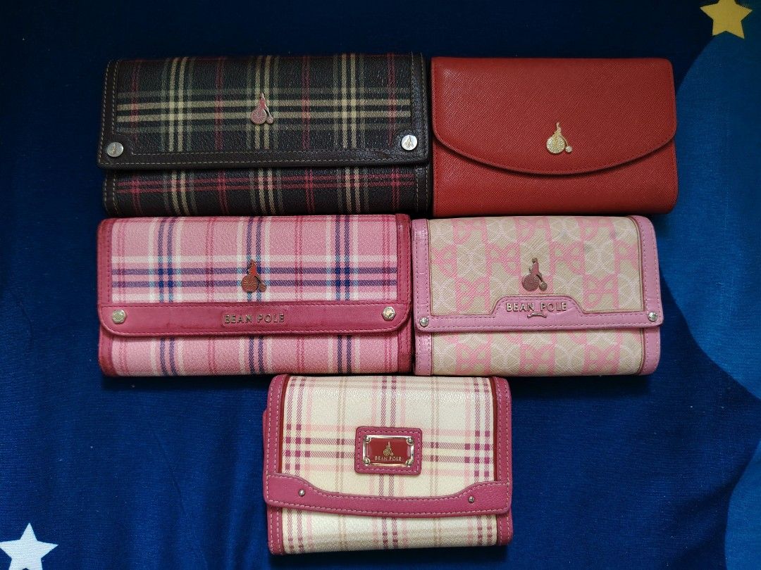 Authentic Bean Pole wallets (Category: Wallets & Card holders) located in Quezon City. Submitted by chantillycee (Listing ID 1466215242, Image 1). Description: PLS READ: All wallets are preloved condition so pls expect signs of use. Condition: 8/10 - minimal rubs at hardware fading - no holes, tastas or major issues bundle price - 3k each - 700.