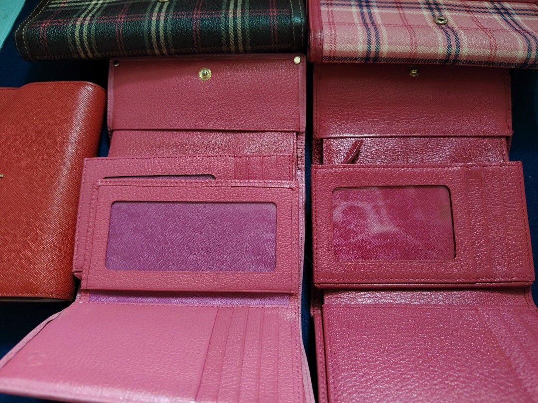 Authentic Bean Pole wallets (Category: Wallets & Card holders) located in Quezon City. Submitted by chantillycee (Listing ID 1466215242, Image 3). Description: PLS READ: All wallets are preloved condition so pls expect signs of use. Condition: 8/10 - minimal rubs at hardware fading - no holes, tastas or major issues bundle price - 3k each - 700.