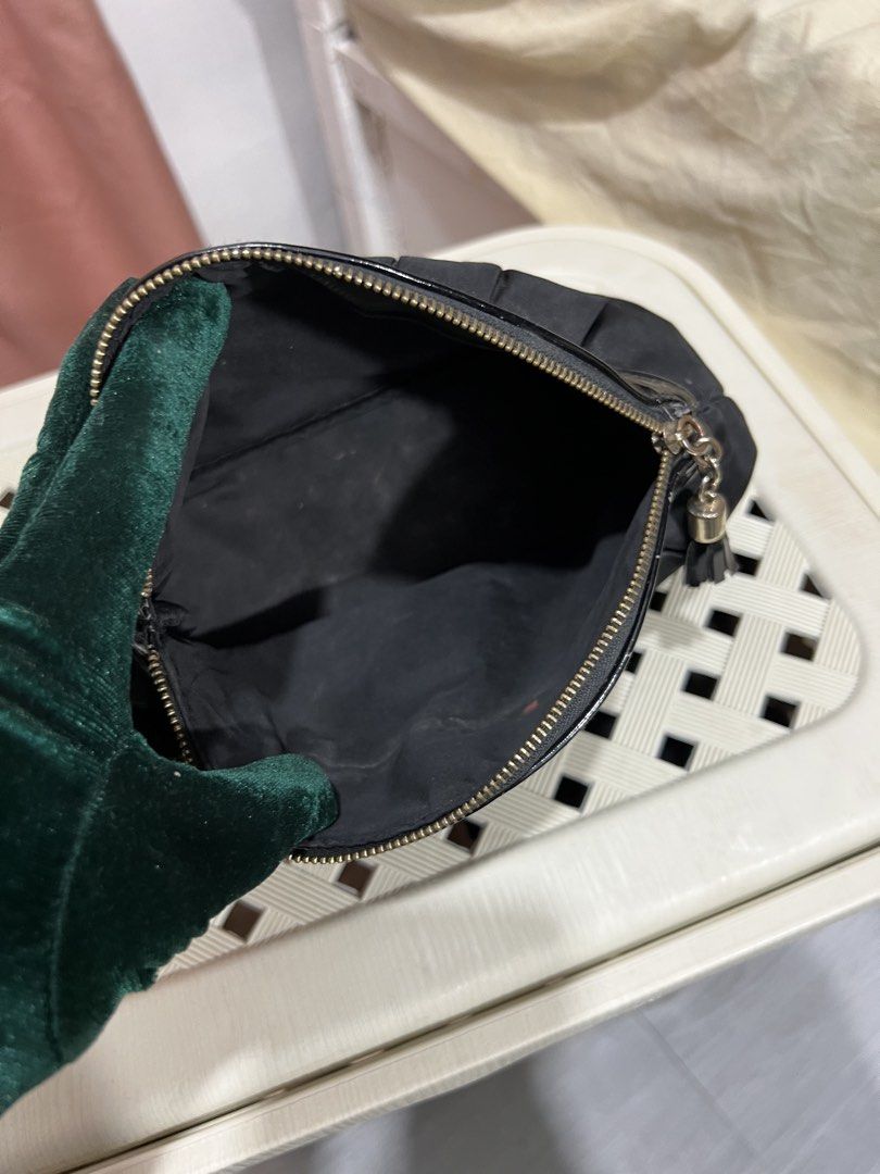 authentic Dior make up pouch (Category: Luxury Bags & Wallets) located in Baguio. Submitted by mercedeshermosamoran (Listing ID 1466218101, Image 3). Description: L- 5 1/2 inches W- 10 inches.