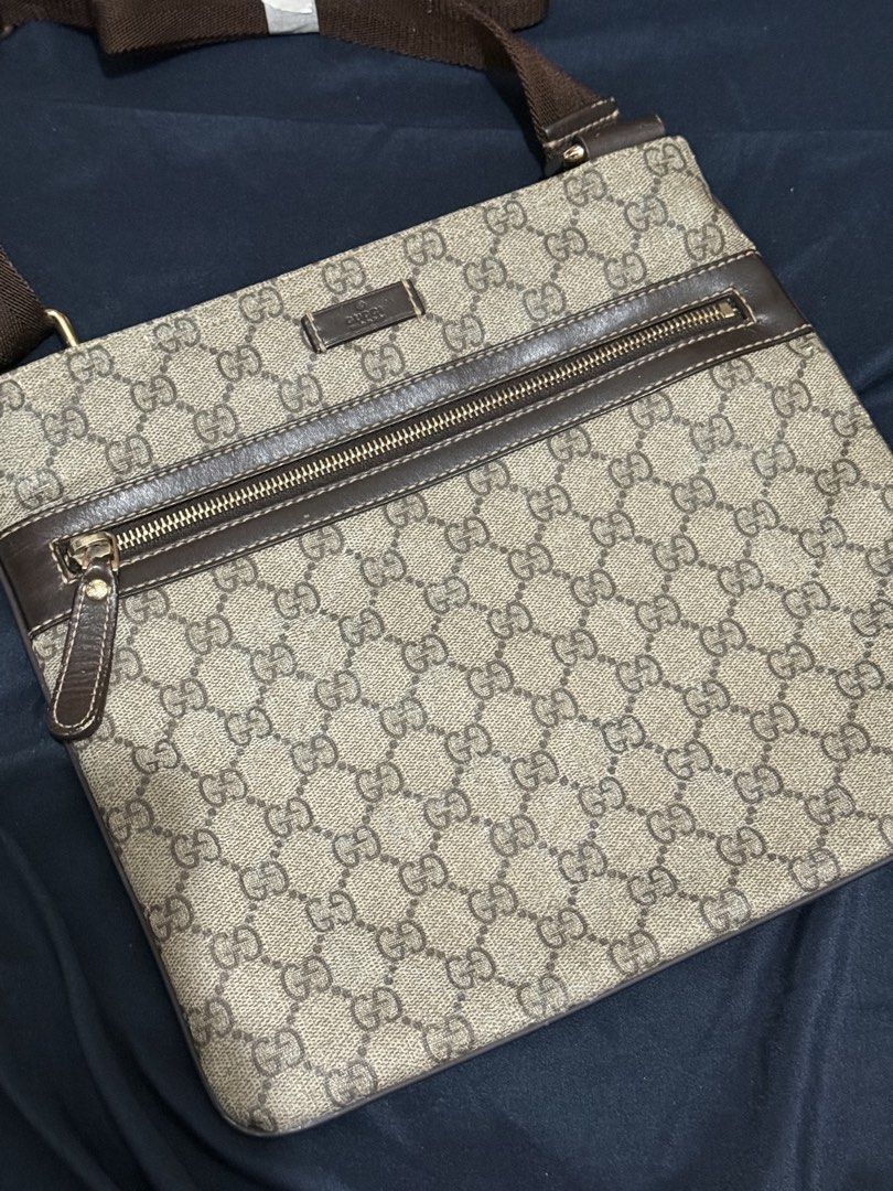Authentic Gucci Sling bag (Category: Sling Bags) located in Manila. Submitted by reg08 (Listing ID 1466209329, Image 1). Description: .