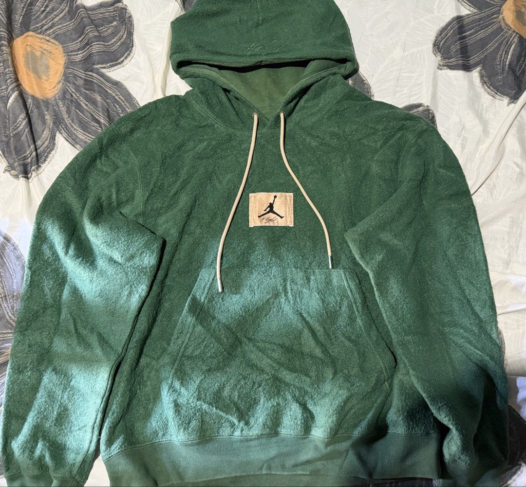 Authentic Jordan Flight Fleece Hoodie ( Size Medium ) (Category: Coats, Jackets and Outerwear) located in Manila. Submitted by neural12344 (Listing ID 1466186958, Image 1). Description: .