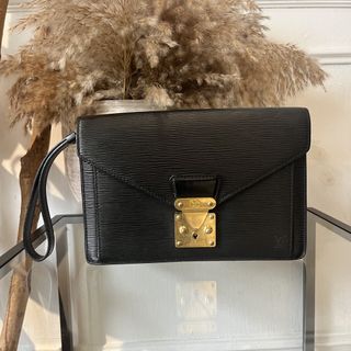(Category: ) located in . Submitted by ipohluxury (Listing ID 1466285054, Image 1). Description: .