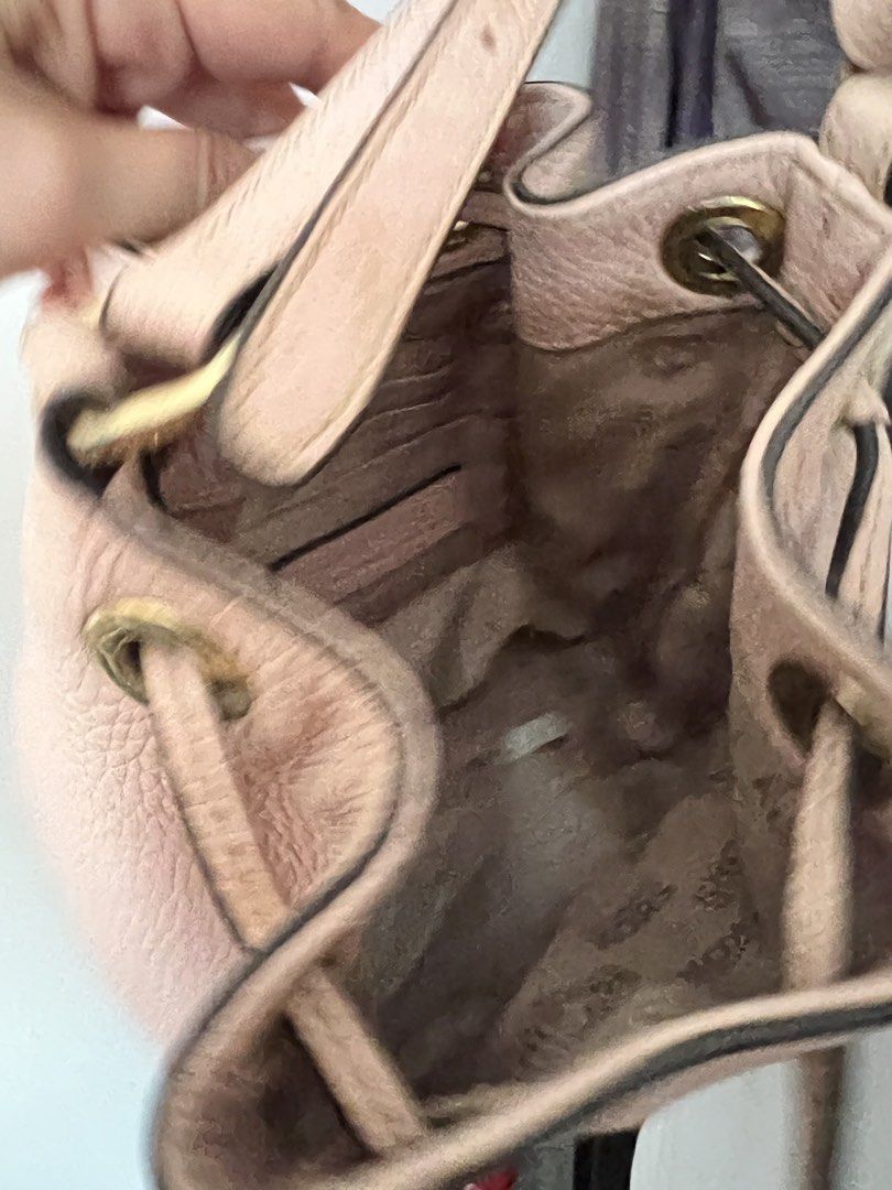 Authentic Mk small bucket bag (Category: Cross-body Bags) located in Cabanatuan. Submitted by happythriftbyshidshin (Listing ID 1466209322, Image 2). Description: See pics for deets.
