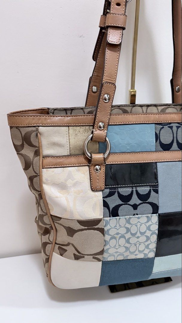 Authentic vintage coach patchwork tote (Category: Shoulder Bags) located in Marilao. Submitted by vintagechic.curated (Listing ID 1466266616, Image 2). Description: 𝗖💋𝗮𝗰𝗵 Patchwork Tote Condition: 9/10 ‼️Has minimal scratch on lower coners (see slides7-8), missing hangtag 𝘋𝘪𝘴𝘤𝘭𝘢𝘪𝘮𝘦𝘳: 𝘗𝘳𝘦-𝘭𝘰𝘷𝘦𝘥 & 𝘷𝘪𝘯𝘵𝘢𝘨𝘦 – 𝘦𝘹𝘱𝘦𝘤𝘵 𝘮𝘪𝘯𝘪𝘮𝘢𝘭 𝘴𝘪𝘨𝘯𝘴 𝘰𝘧 𝘶𝘴𝘦. 𝘝𝘪𝘯𝘵𝘢𝘨𝘦𝘤𝘩𝘪𝘤.𝘊𝘶𝘳𝘢𝘵𝘦𝘥 𝘪𝘴 𝘯𝘰𝘵 𝘢𝘧𝘧𝘪𝘭�