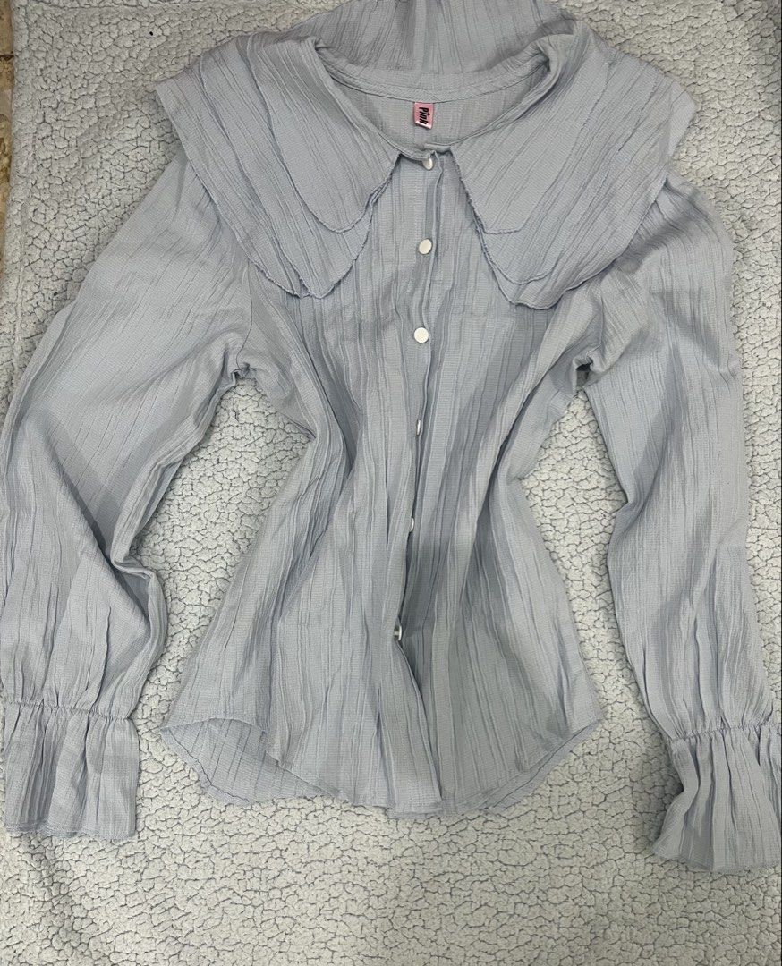 Baby blue flared cuffs long sleeves (Category: Longsleeves) located in Manila. Submitted by leola_ (Listing ID 1466290967, Image 1). Description: .