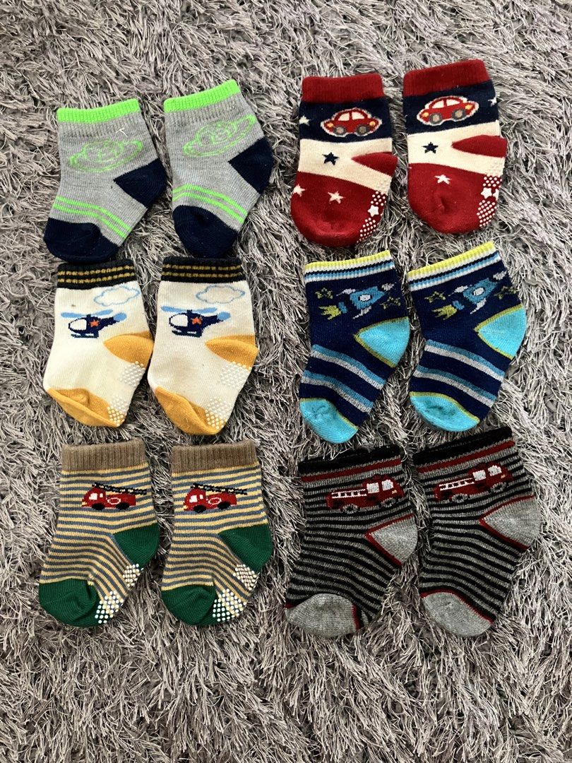 Baby socks and bonnets (Category: Babies & Kids Fashion) located in Pulilan. Submitted by aneth11983 (Listing ID 1466176023, Image 2). Description: Baby socks and bonnets For 0-3/3-6 months Preowned, from😅 Take all for ₱650+sf/df Gcash/ JnT Payment first basis to accept ur offer 📍Pulilan, Bulacan .