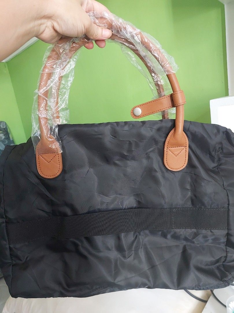 Bag (Category: Shoulder Bags) located in Manila. Submitted by kristinera72772 (Listing ID 1466193708, Image 3). Description: .