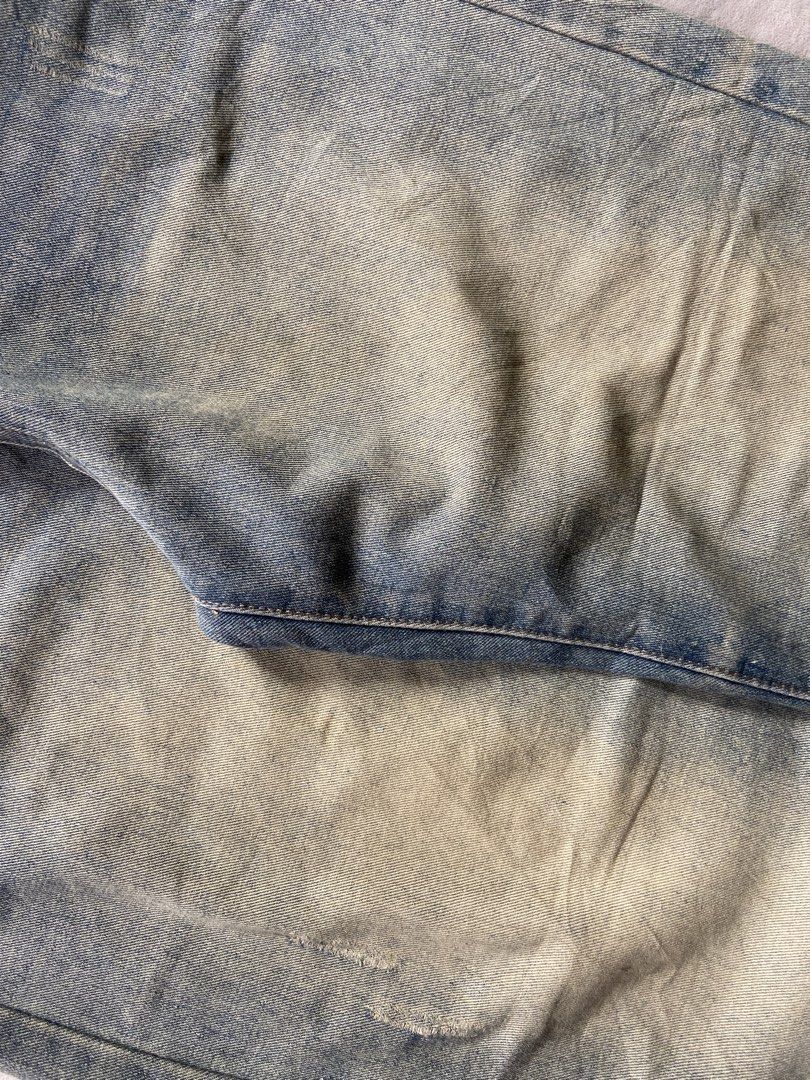 BAGGY MUD WASHED PANTS (Category: Jeans) located in Bacolod City. Submitted by clerkhexx (Listing ID 1466319939, Image 3). Description: BAGGY MUD WASHED PANTS Brand: N/A Measurements: Waist: 30 Lenght: 42 Thigh: 14 Leg Hole: 9.5 Mine: 300 Condition of this item 10 - color rate 10- no issue Check every photos for conditions of the item.