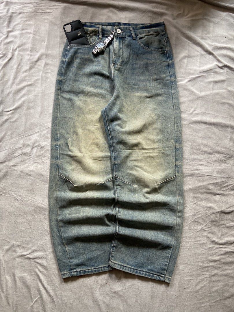 BAGGY MUD WASHED PANTS (Category: Jeans) located in Bacolod City. Submitted by clerkhexx (Listing ID 1466319939, Image 1). Description: BAGGY MUD WASHED PANTS Brand: N/A Measurements: Waist: 30 Lenght: 42 Thigh: 14 Leg Hole: 9.5 Mine: 300 Condition of this item 10 - color rate 10- no issue Check every photos for conditions of the item.