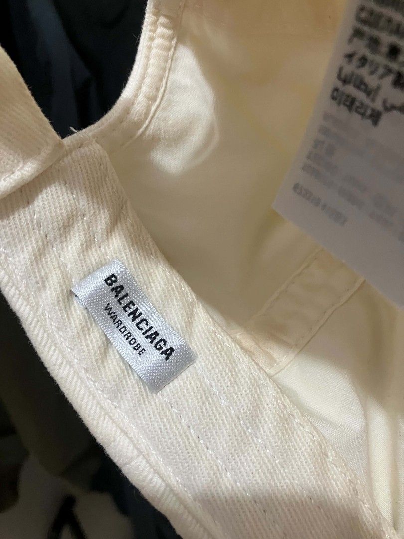 Balenciaga Caps Bundle (Category: Caps & Hats) located in Manila. Submitted by soflyapparel77 (Listing ID 1466193102, Image 2). Description: Authentic Excellent Condition Need reshape only Dm for more details.
