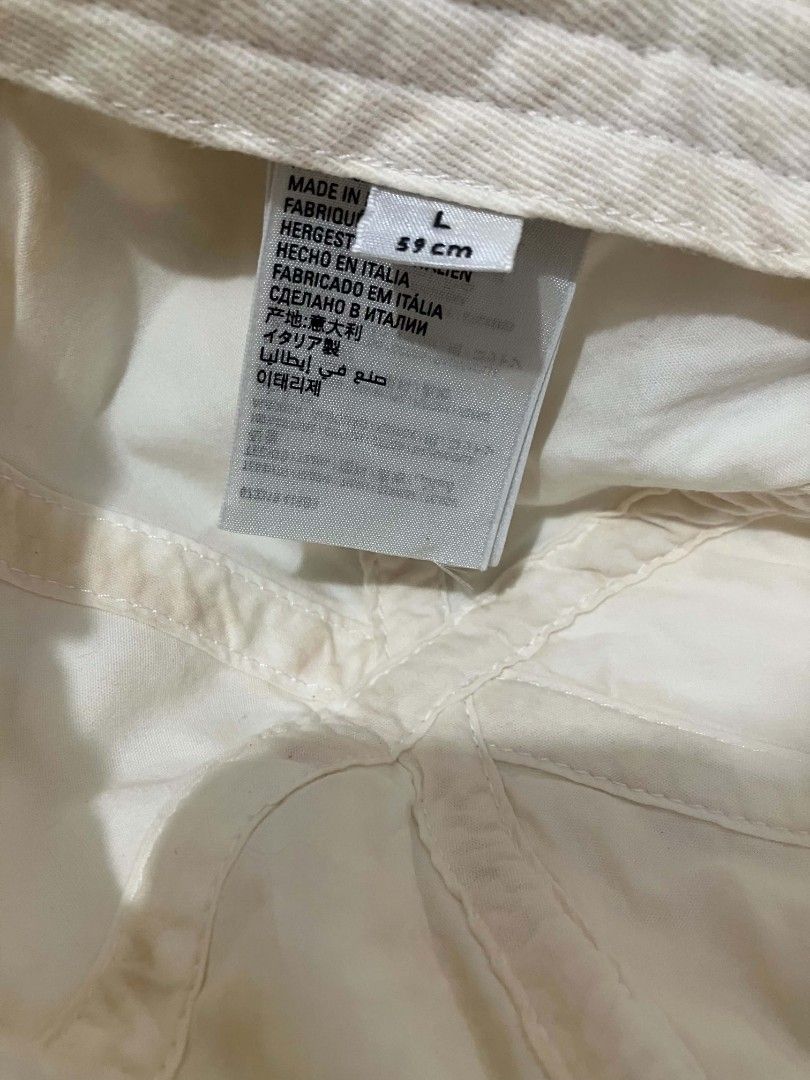 Balenciaga Caps Bundle (Category: Caps & Hats) located in Manila. Submitted by soflyapparel77 (Listing ID 1466193102, Image 3). Description: Authentic Excellent Condition Need reshape only Dm for more details.
