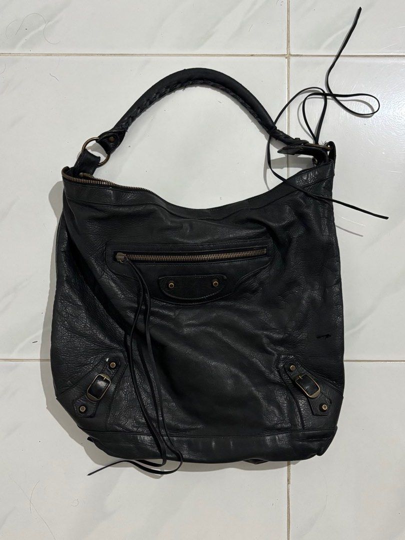 Balenciaga City Hobo (Category: Shoulder Bags) located in Pasay City. Submitted by zhis_closet (Listing ID 1466225065, Image 1). Description: Negotiable.
