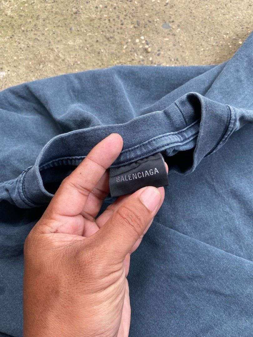 BALENCIAGA FLAMES (Category: Tshirts & Polo Shirts ) located in Pontevedra. Submitted by 6101_finds (Listing ID 1466334297, Image 2). Description: excellent condition.