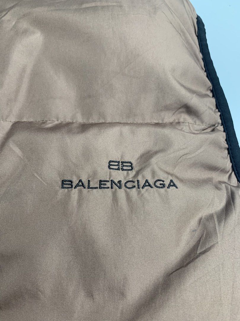 Balenciaga Reversible Goose Down Vest (Category: Coats, Jackets and Outerwear) located in Binan City. Submitted by disqualified_but_undefeated (Listing ID 1466305367, Image 2). Description: Balenciaga Reversible Goose Down Vest Mens Size- 3 Large Chest- 22 inches Shoulder- 16 inches Waist- 23 inches Length- 26.5 inches In Good Condition 📩📩📩 To Purchase Please Check Detailed Photos Posted for your Reference Thankyou!!!.