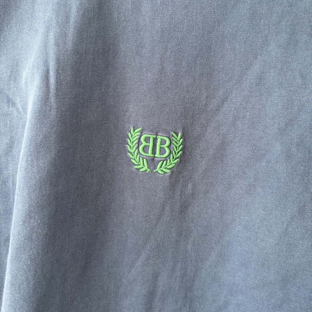 Balenciaga tee (Category: Tshirts & Polo Shirts ) located in San Fernando. Submitted by diff.thr1ft (Listing ID 1466170606, Image 2). Description: For sale Excellent condition No issue Size large to xl.