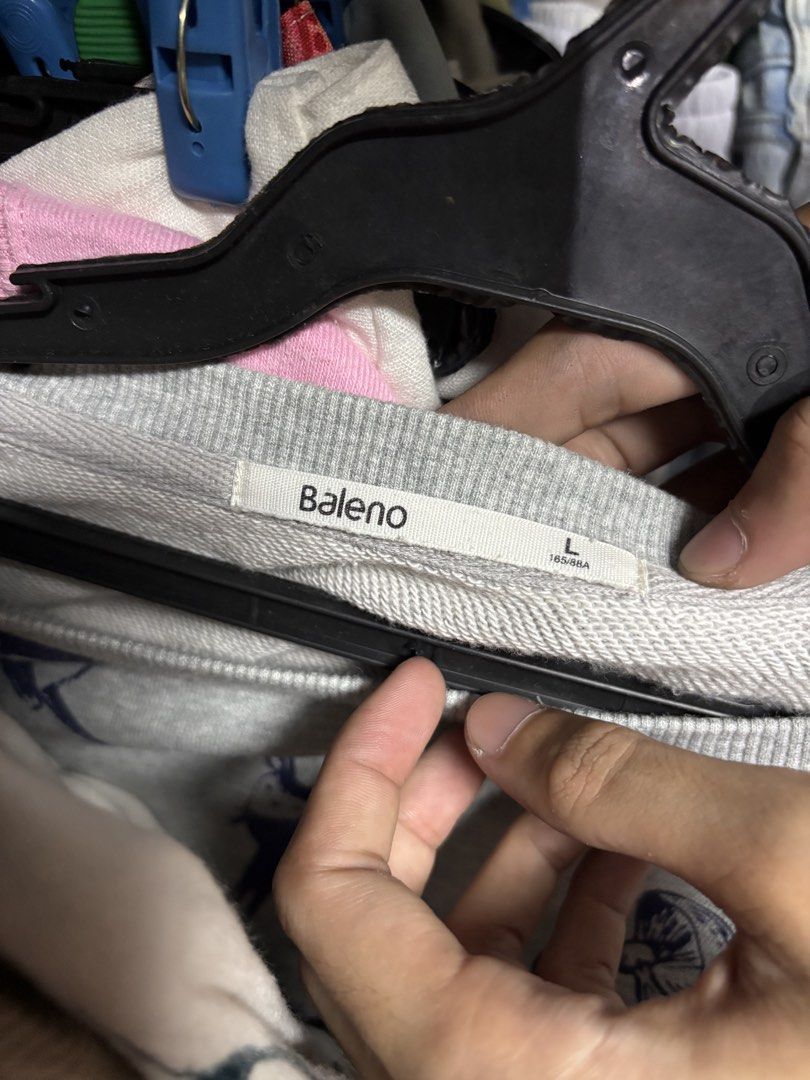 baleno longsleeve (Category: Longsleeves) located in Pila. Submitted by isabelasthriftclothes (Listing ID 1466306149, Image 2). Description: .