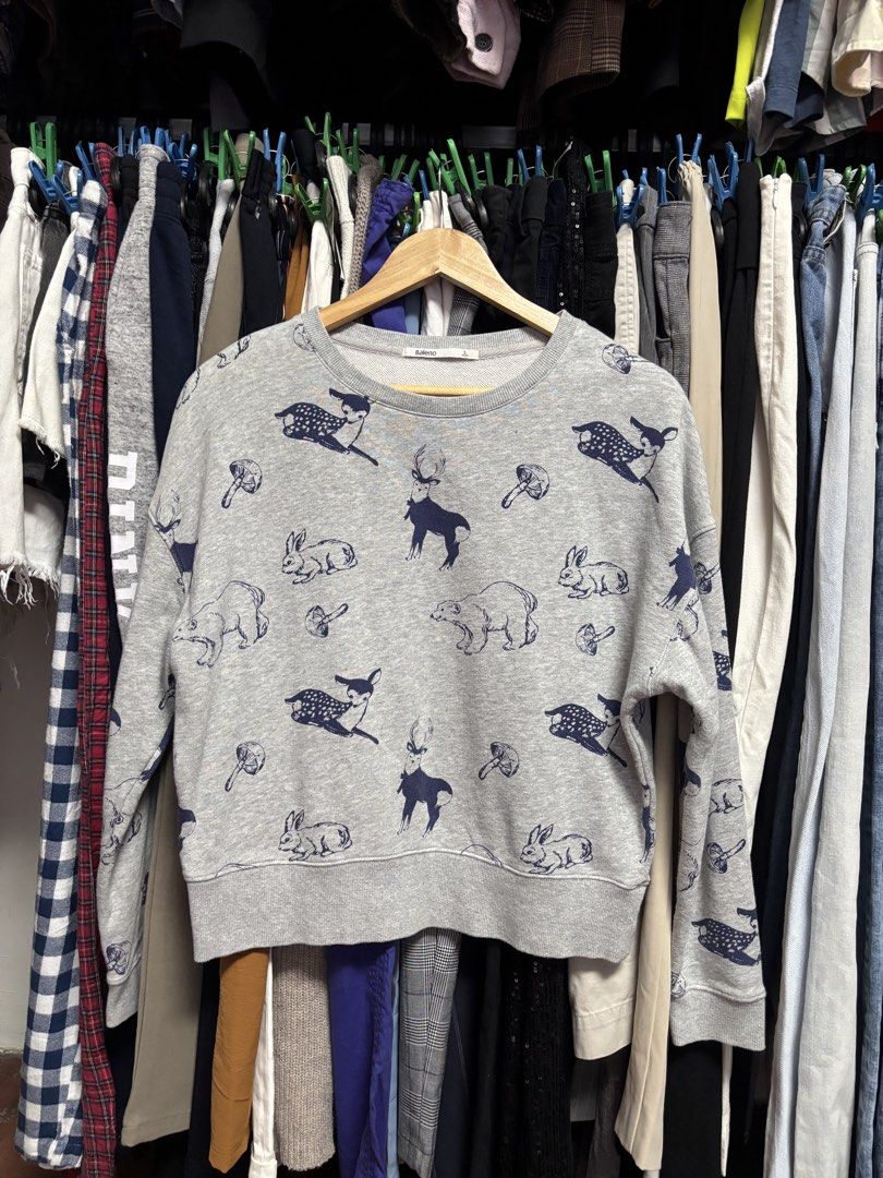 baleno longsleeve (Category: Longsleeves) located in Pila. Submitted by isabelasthriftclothes (Listing ID 1466306149, Image 1). Description: .