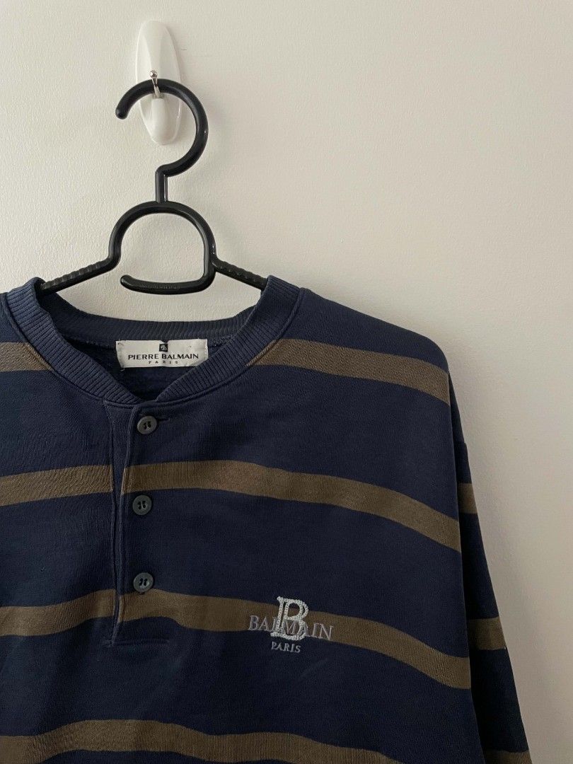 Balmain Paris Stripes Sweater (Category: Coats, Jackets and Outerwear) located in Quezon City. Submitted by mariaplusmoshi (Listing ID 1466165222, Image 2). Description: deets alr posted 📍Ever, Commonwealth, Q.C MOP: Gcash Lalamove/J&T.