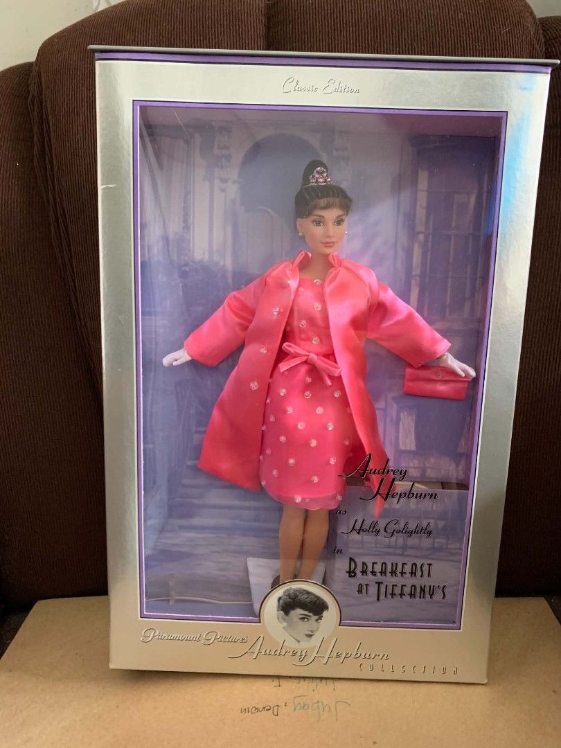 Barbie Audrey Hepburn Holly Golightly (Category: Figurines & Statues) located in Cabadbaran. Submitted by barbielee14 (Listing ID 1451987139, Image 1). Description: NRFB SOLD AS IS.